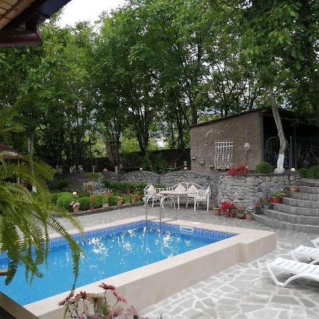 Family Hotel Lago & Wine Cellar Lagodekhi Ngoại thất bức ảnh