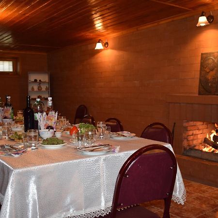 Family Hotel Lago & Wine Cellar Lagodekhi Ngoại thất bức ảnh