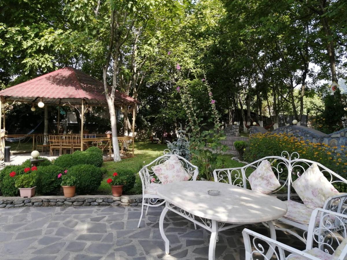 Family Hotel Lago & Wine Cellar Lagodekhi Ngoại thất bức ảnh