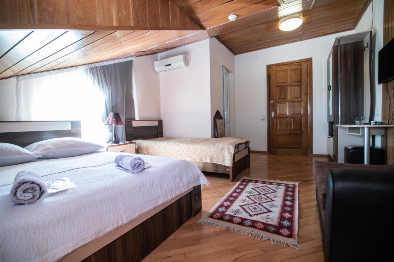 Family Hotel Lago & Wine Cellar Lagodekhi Ngoại thất bức ảnh