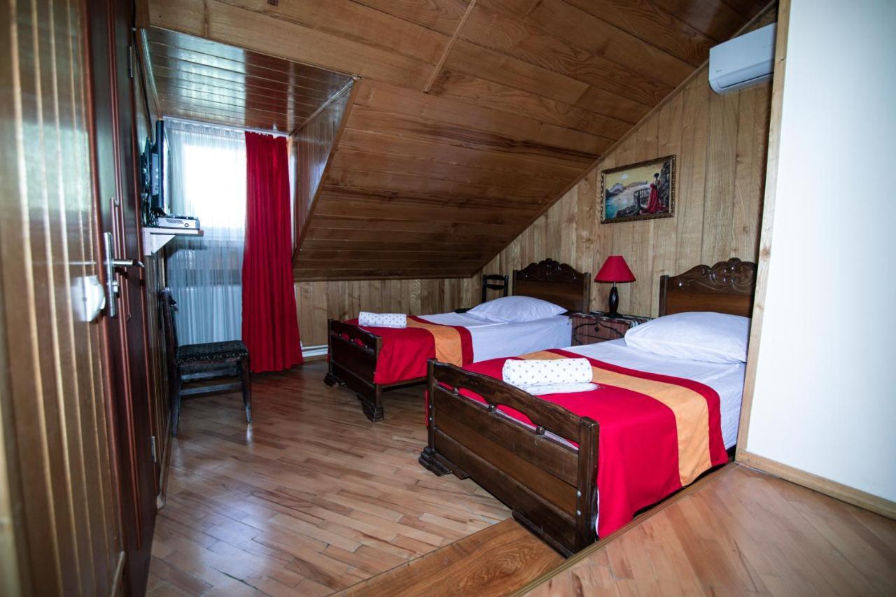 Family Hotel Lago & Wine Cellar Lagodekhi Ngoại thất bức ảnh