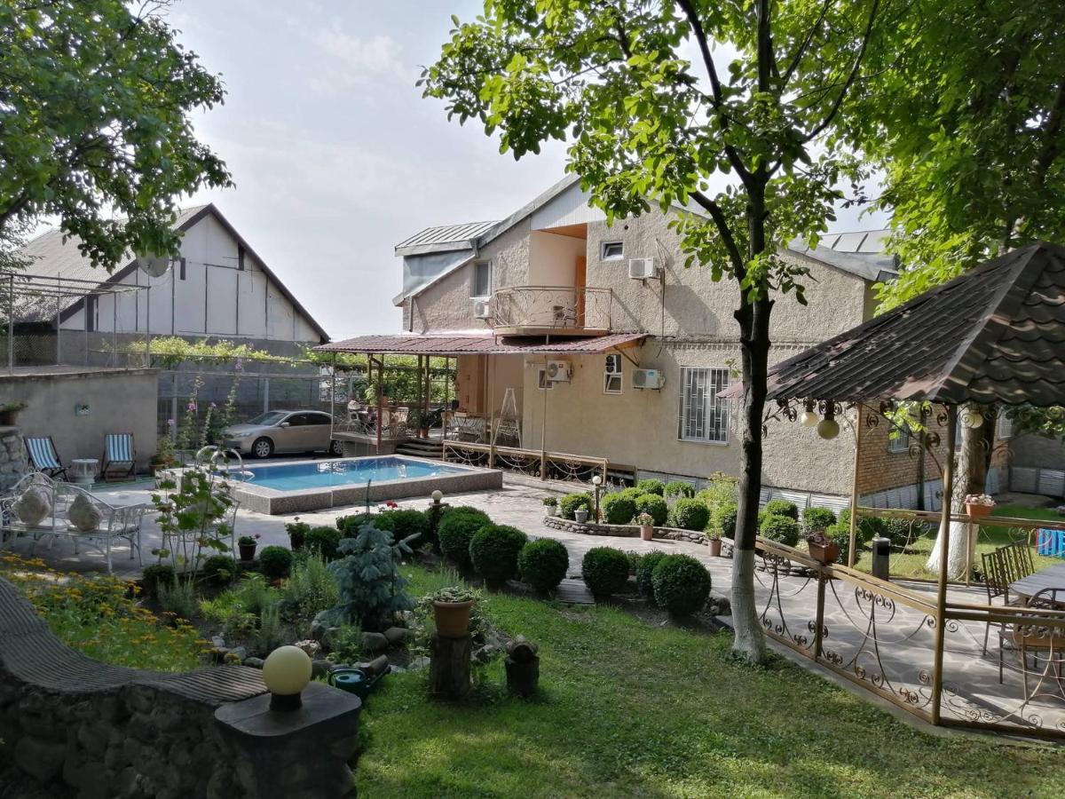 Family Hotel Lago & Wine Cellar Lagodekhi Ngoại thất bức ảnh