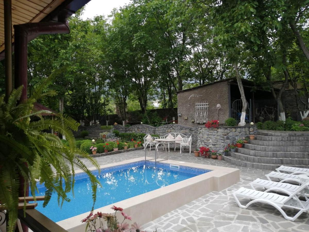Family Hotel Lago & Wine Cellar Lagodekhi Ngoại thất bức ảnh