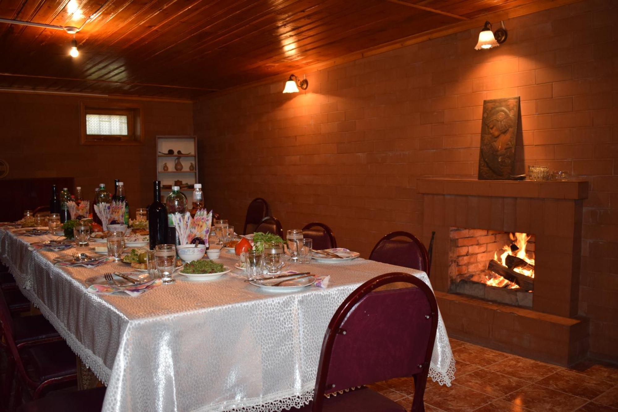 Family Hotel Lago & Wine Cellar Lagodekhi Ngoại thất bức ảnh