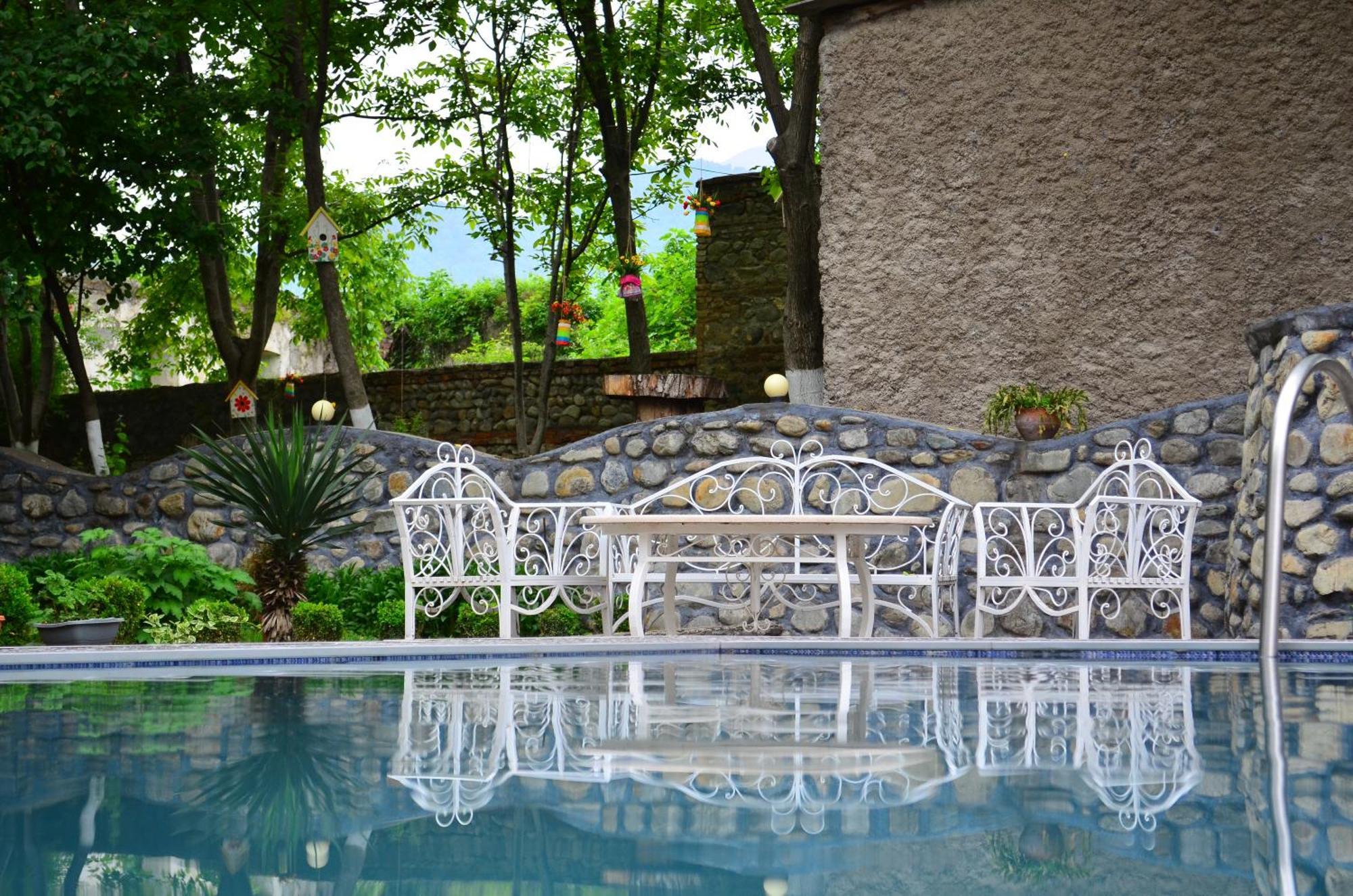Family Hotel Lago & Wine Cellar Lagodekhi Ngoại thất bức ảnh