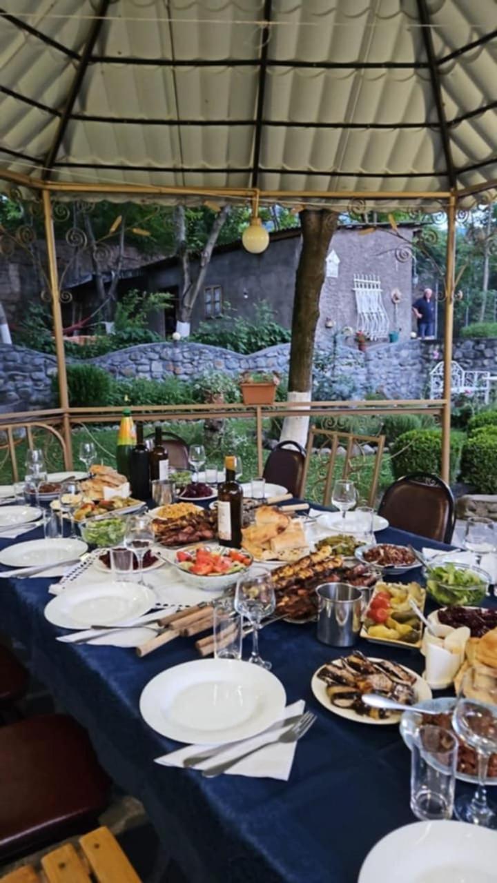 Family Hotel Lago & Wine Cellar Lagodekhi Ngoại thất bức ảnh