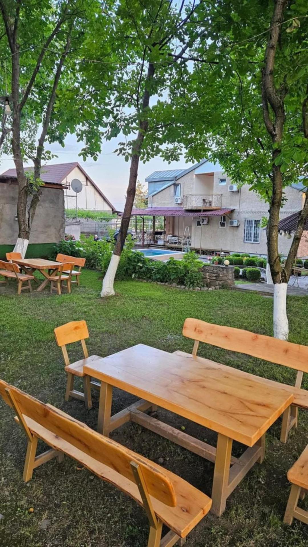 Family Hotel Lago & Wine Cellar Lagodekhi Ngoại thất bức ảnh