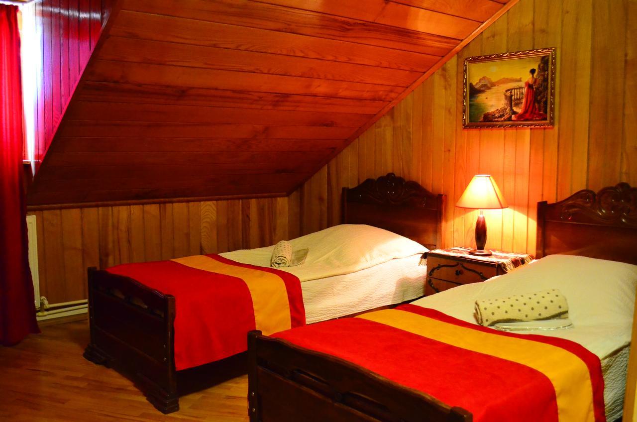 Family Hotel Lago & Wine Cellar Lagodekhi Ngoại thất bức ảnh